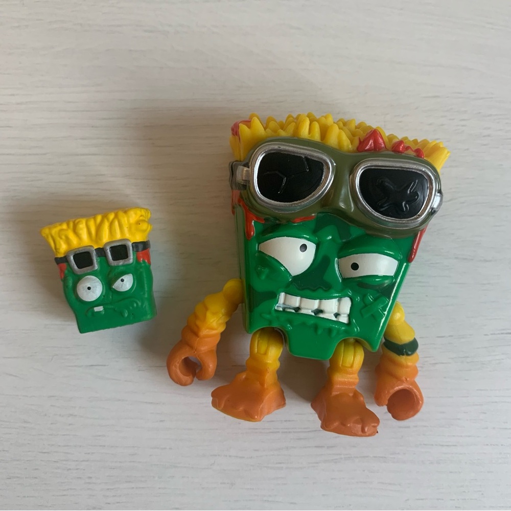 Grossery Gang Bug Strike Fungus Fries 2 Figures